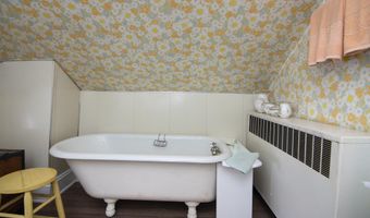 532 Spring St, Alderson, WV 24910