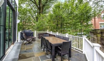 4964 ESKRIDGE Ter NW, Washington, DC 20016