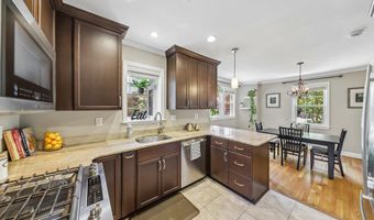 3724 2ND St S, Arlington, VA 22204