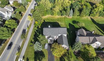 601 Woods Creek Ln, Algonquin, IL 60102