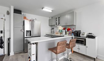 3045 Ala Napuaa Pl 311, Honolulu, HI 96818