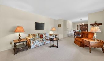 6 Helmsdale Ct, Ballwin, MO 63011