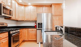 5645 HARRINGTON FALLS Ln, Alexandria, VA 22312