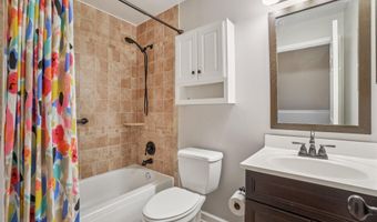 1253 QUAKER HILL Dr, Alexandria, VA 22314