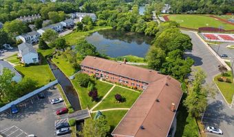 200 Merrick Rd R, Amityville, NY 11701