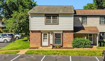 2373 Hiddengarden Ct, Ballwin, MO 63021