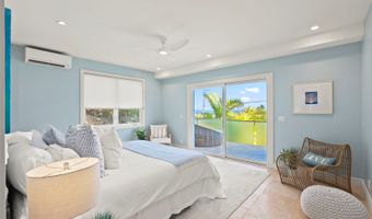 851 Aalapapa Dr, Kailua, HI 96734