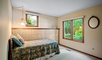 451 Reflection Rd, Apple Valley, MN 55124