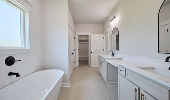 10581 W Miller Sardis Rd, Bauxite, AR 72011