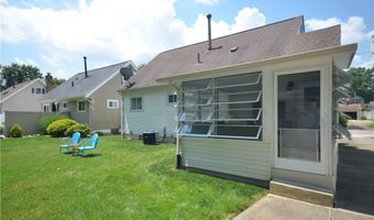 759 Tallkron Dr, Akron, OH 44305
