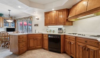 2213 SUNRISE Dr, Appleton, WI 54914