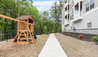 10100 S Willow St 212, Manchester, NH 03103