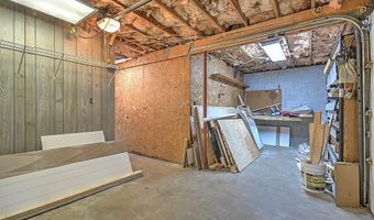 221 Mountain Edge Dr, Beaver, WV 25813