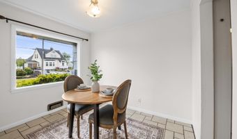1465 3RD St, Astoria, OR 97103