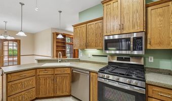 904 Cottage St, Adel, IA 50003