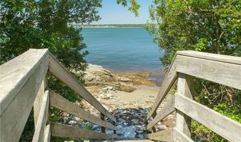 76 Battery Ln, Jamestown, RI 02835