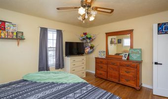 912 S 6th St, Artesia, NM 88210