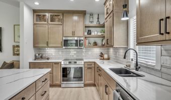 994 Emerald Hills Dr S, Arnolds Park, IA 51331