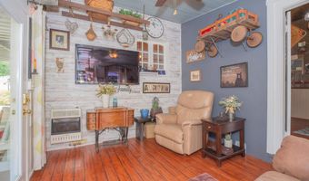 207 N Smith St, Owensville, IN 47665
