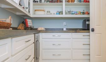 170 Fallen Oak Dr, Brandon, MS 39047
