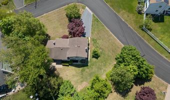 540 Sherman Ave, Belford, NJ 07718