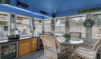 1415 W Hawthorne St, Arlington Heights, IL 60005