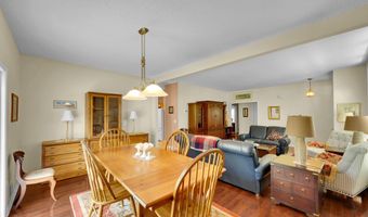 180 Sylvan Lake Blvd, Bayville, NJ 08721