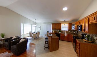707 S Hedgewood Cir, Andover, KS 67002