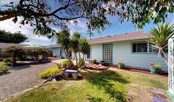 1239 IRIS St, Brookings, OR 97415