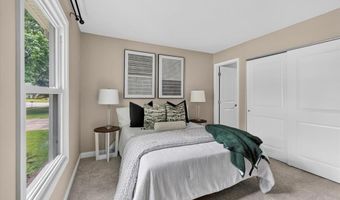 947 Oakfield Dr, Ballwin, MO 63021