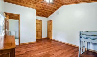 4406 ROUNDHILL Rd, Alexandria, VA 22310