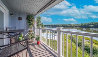 152 Crompton Ave 12, East Greenwich, RI 02818