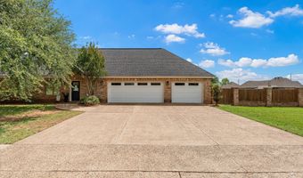 200 Colonel Burt Dr, Benton, LA 71006