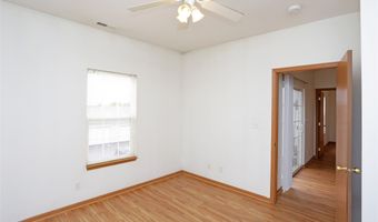 1210 Walton Dr, Ames, IA 50014