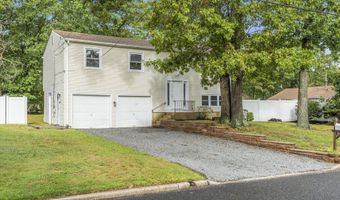 32 Pine Tree Dr, Bayville, NJ 08721