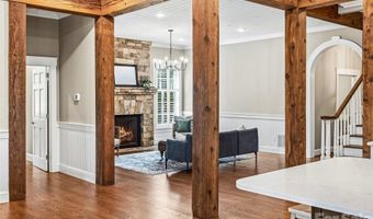 1 Cedar Chine Dr, Asheville, NC 28803