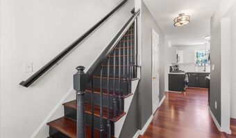 248 Church St, Belford, NJ 07718