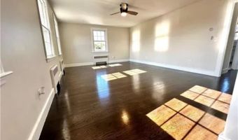 426 Metacom Ave 2, Bristol, RI 02809