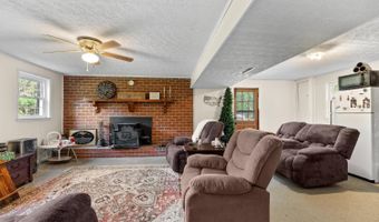 3745 Horseshoe Rd, Appomattox, VA 24522
