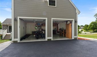 14 Longbrook Dr, Cumberland, RI 02864