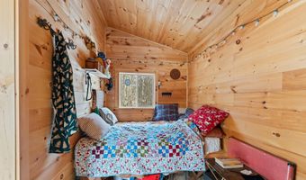 3 New England Rd, Abbot, ME 04406