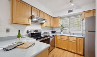 181 SYLVAN Dr, Atlantic Beach, FL 32233