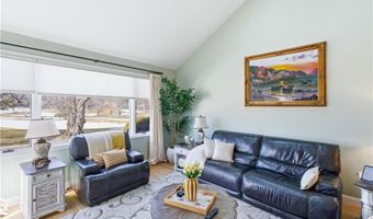 62 Nipmuc Trl C, North Providence, RI 02904