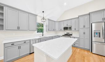 6 Mchugh Ave, Billerica, MA 01821