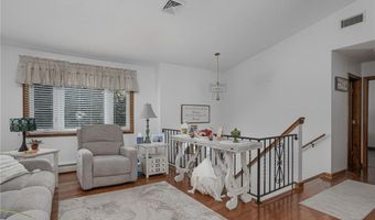 40 Red Oak Dr, Coventry, RI 02816