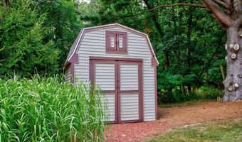 3235 Lakeview Dr, Allegan, MI 49010