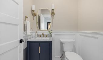 14 Kay Blvd, Middletown, RI 02842