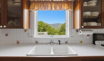 193 Finley Dr, Bennington, VT 05201