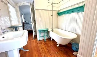 545 Center Rd, Block Island, RI 02807