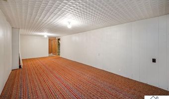 1614 Gateway Dr, Albert Lea, MN 56007